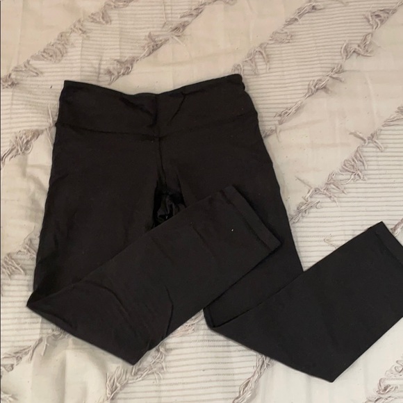 Lululemon cropped wunder unders - Picture 2 of 5